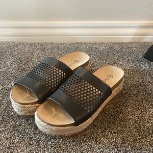 Bella Vita Sandals